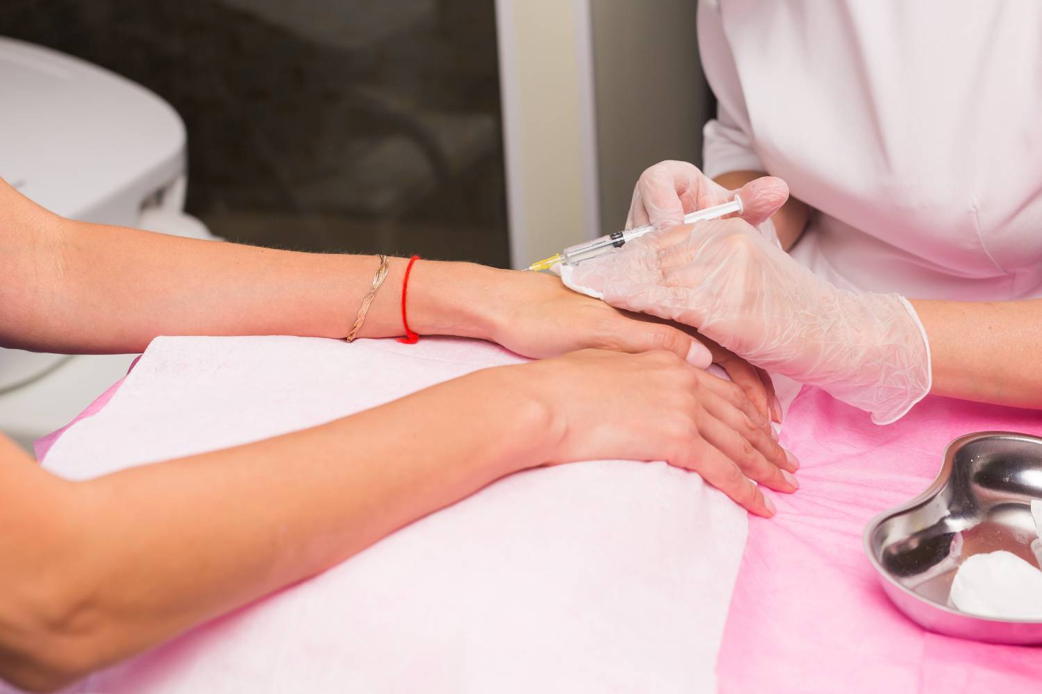 Hand Rejuvenation: The Best Anti-Ageing Treatments for Your Hands