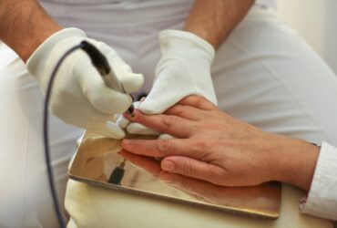 How Hand Rejuvenation Improves Skin Texture and Reduces Wrinkles for Youthful Hands