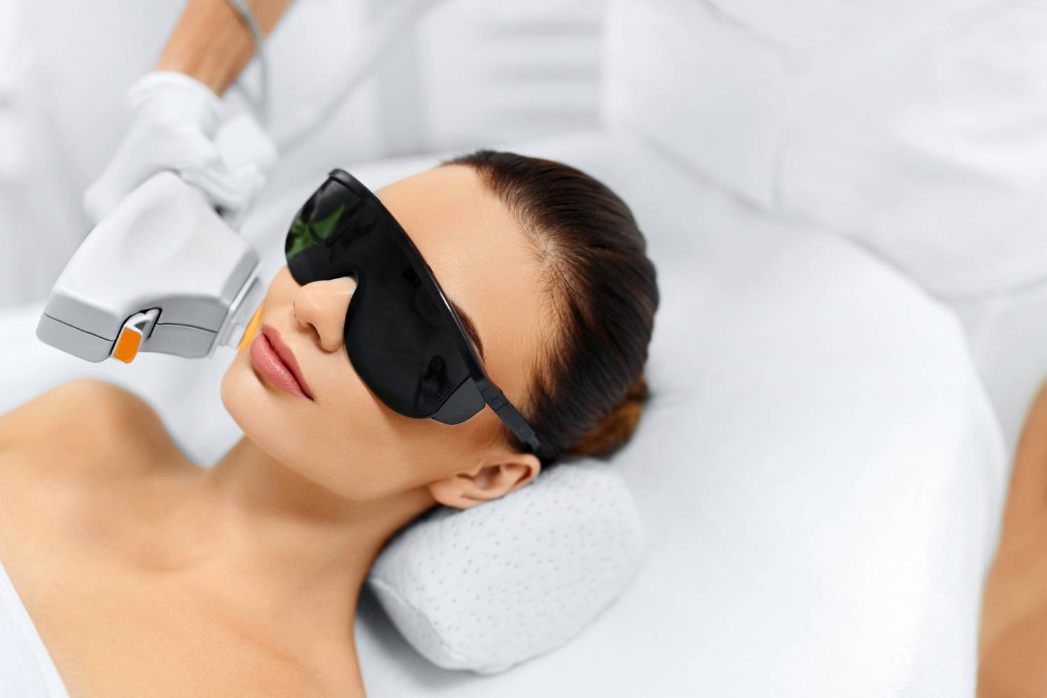 How IPL Photofacials Can Rejuvenate Your Skin and Fight Ageing