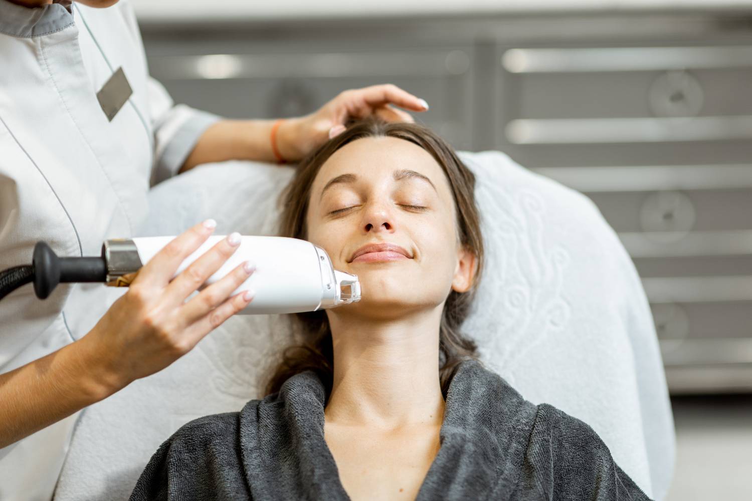 Professional Skincare for Healthy Skin: Why It’s Essential