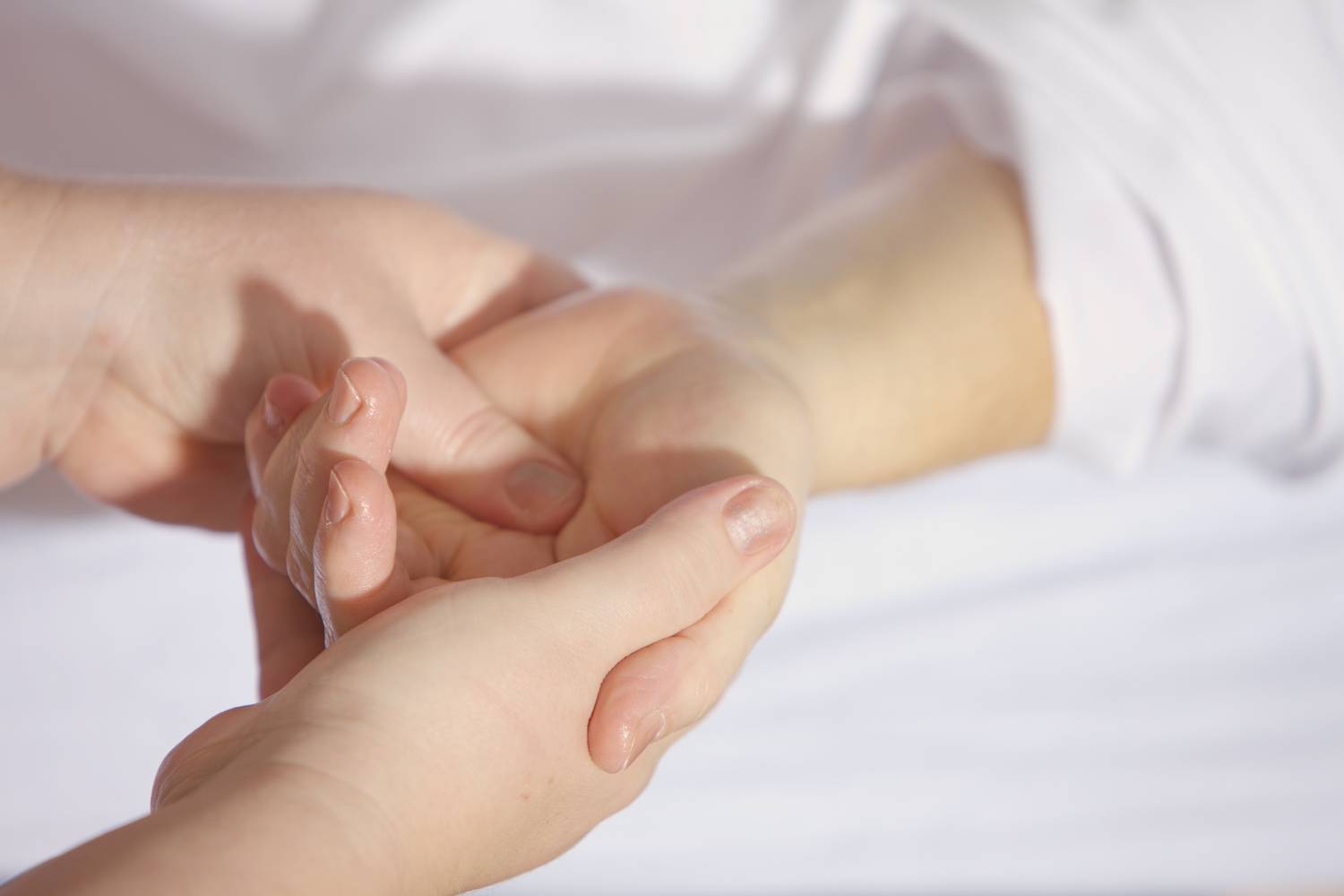 Top Hand Rejuvenation Treatments That Deliver Visible, Youthful Results