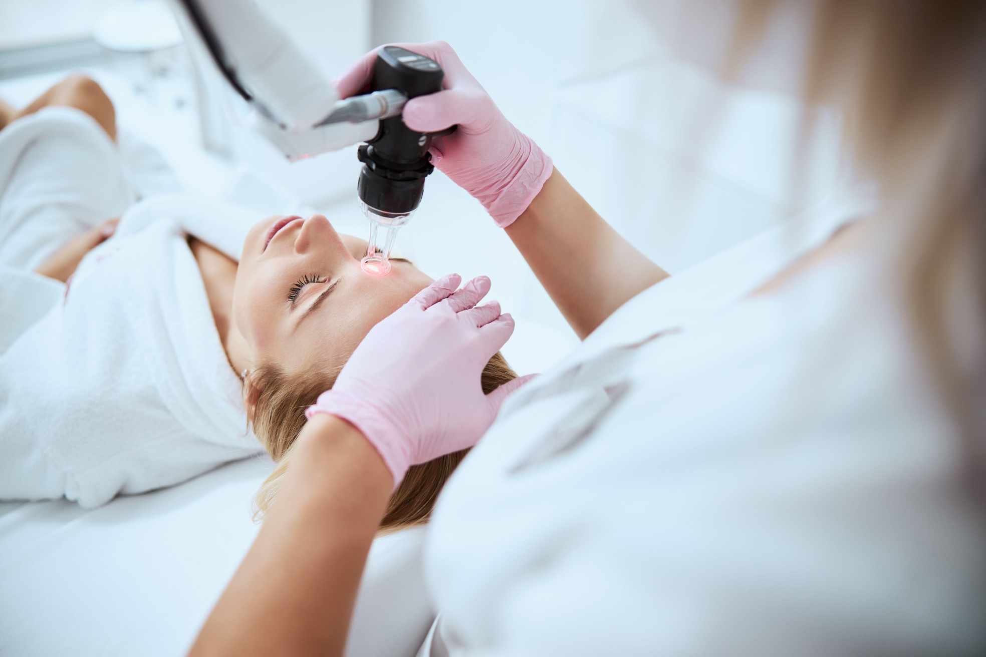 Chemical Peels vs Laser Resurfacing: A Side-by-Side Guide