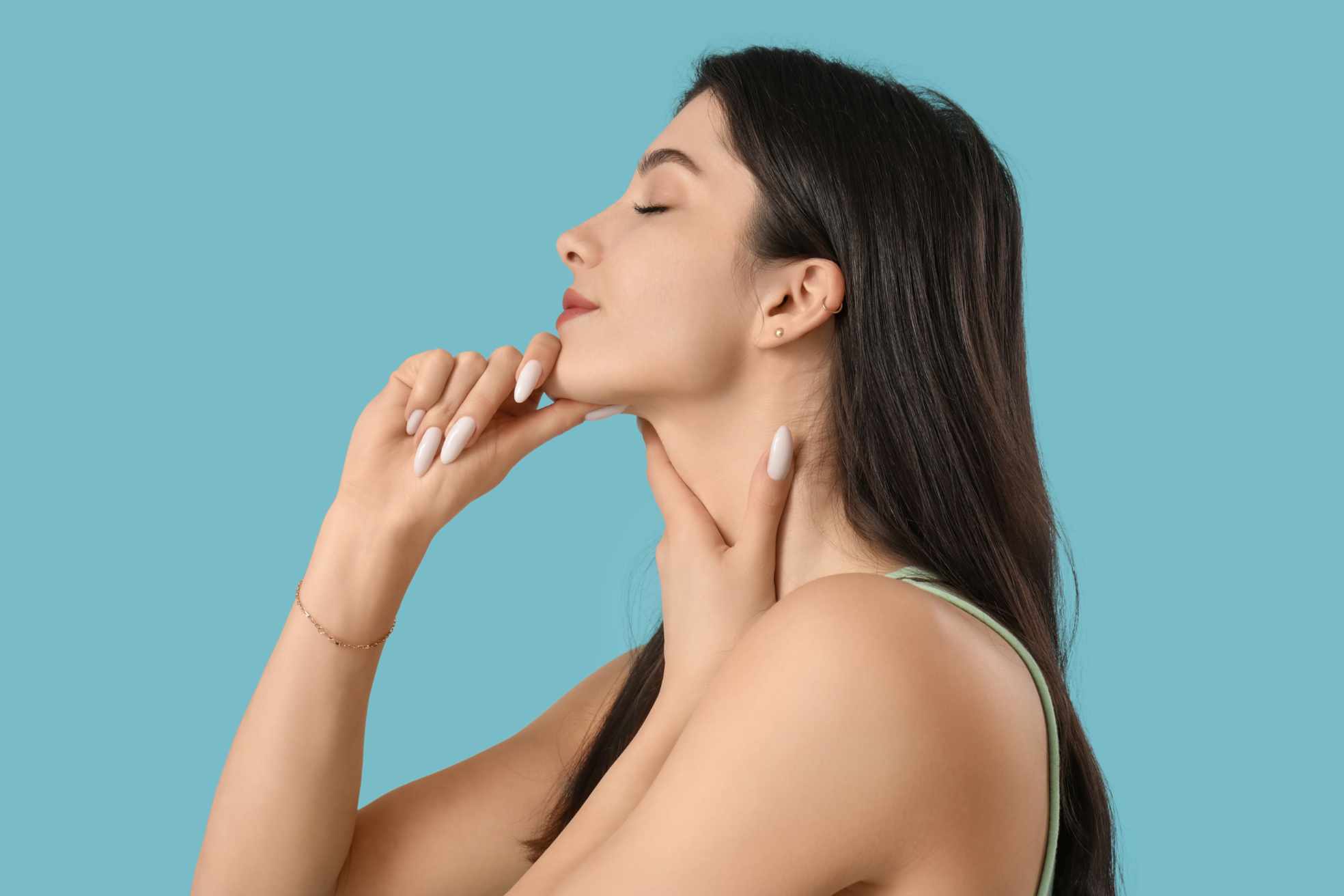 Neck and Jawline Tightening: Your Best Non-Surgical Options