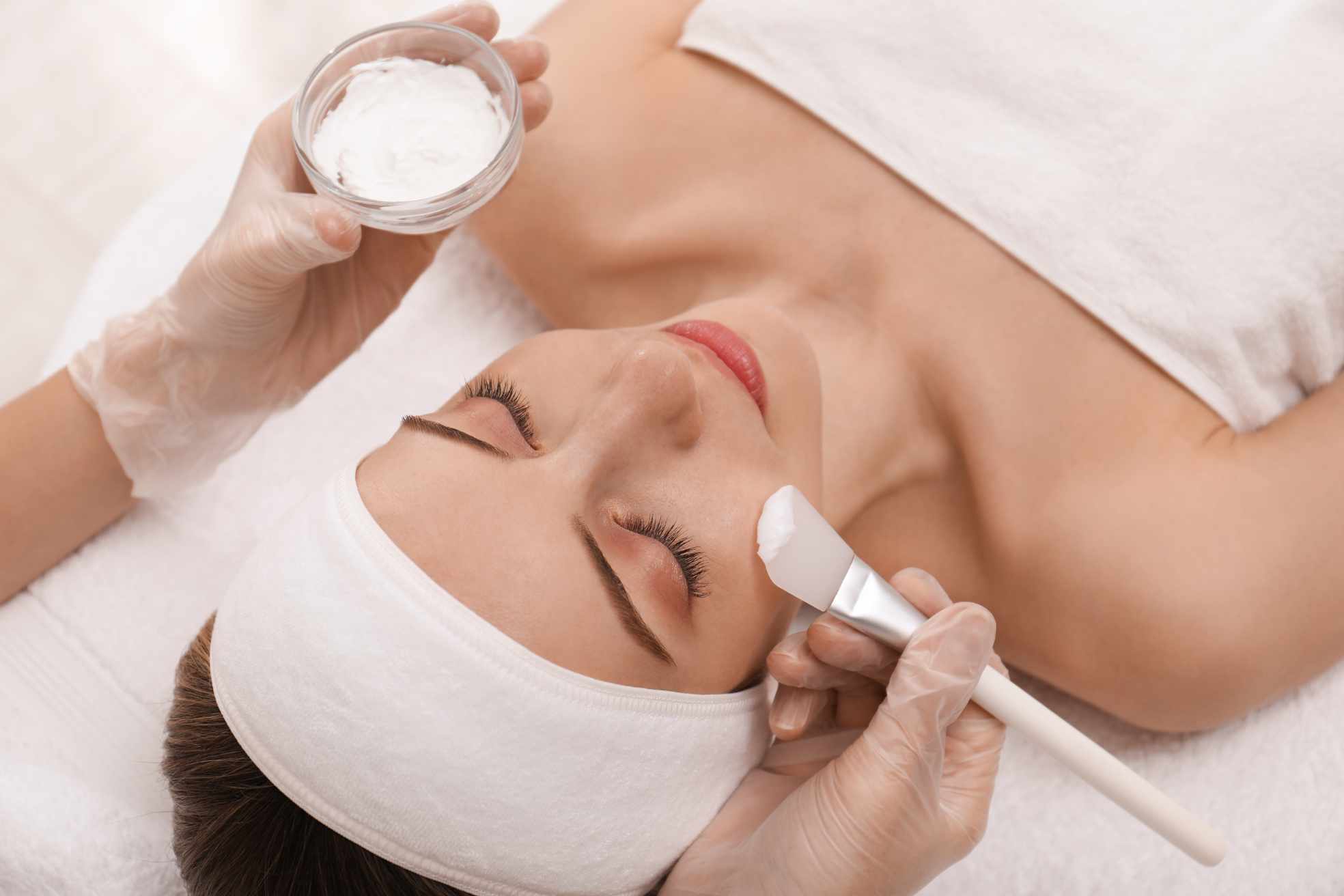 Retinol vs Professional Peels: When to Go Clinic Instead of Shelf